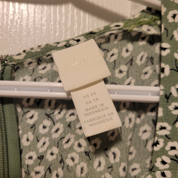 Cute and girly floral print green summer maxi dress - Picture 3 of 4